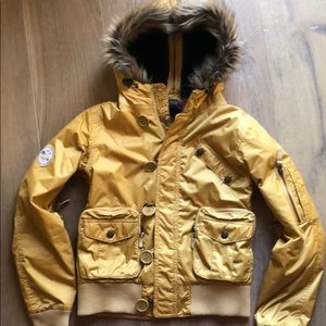Button snowboard jacket